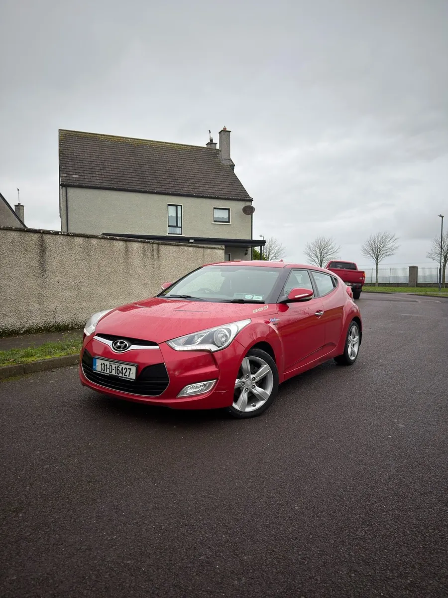 Hyundai Veloster - Image 1
