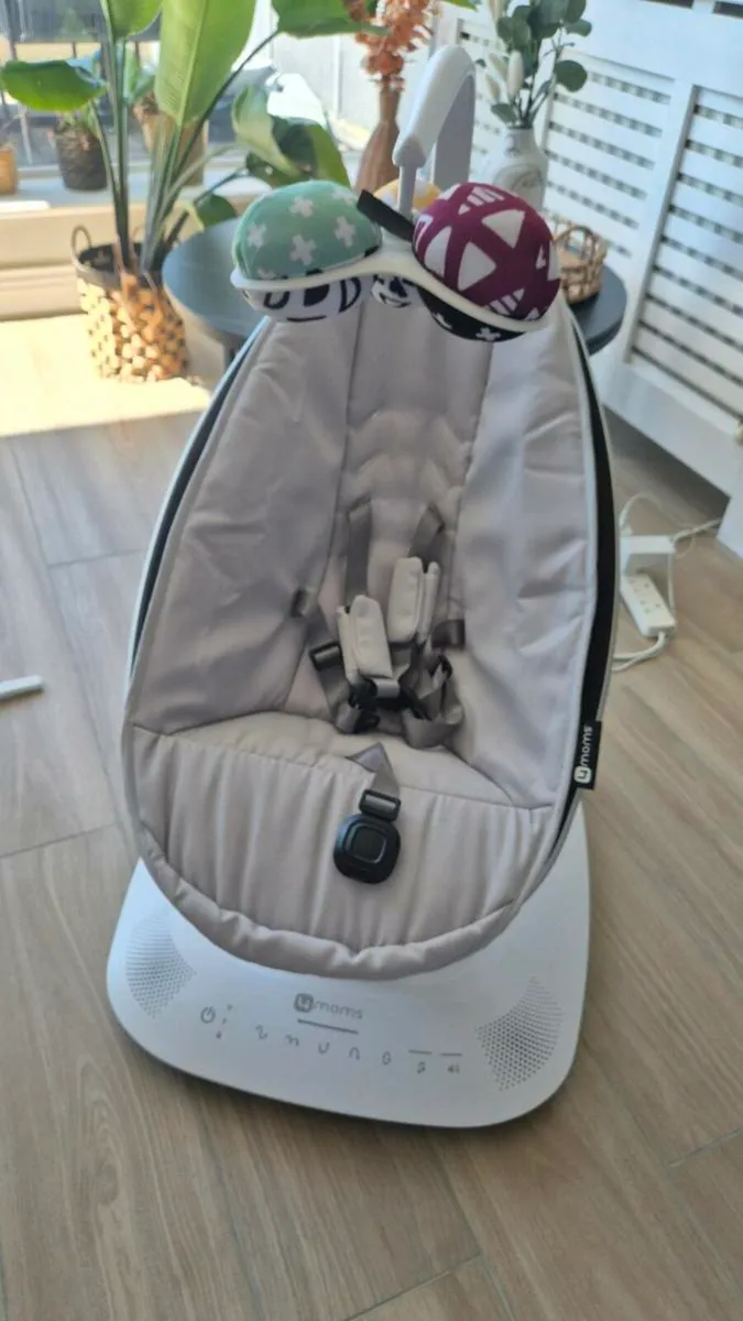 Premium 4moms mamaRoo Baby Swing – Like New! - Image 1