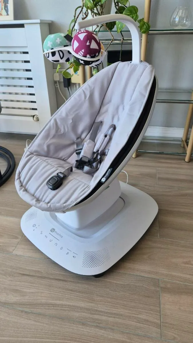 Premium 4moms mamaRoo Baby Swing – Like New! - Image 2