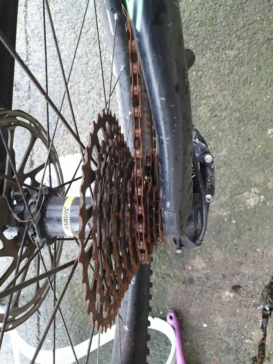 Full suspension mountain bike - Image 2