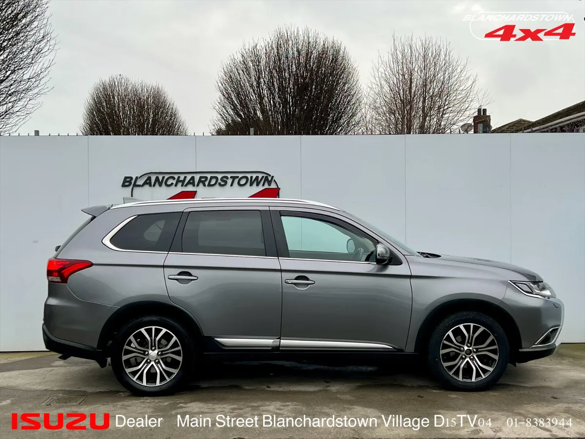MITSUBISHI OUTLANDER DIESEL 7 SEATER AWD SHOWROOM - Image 4