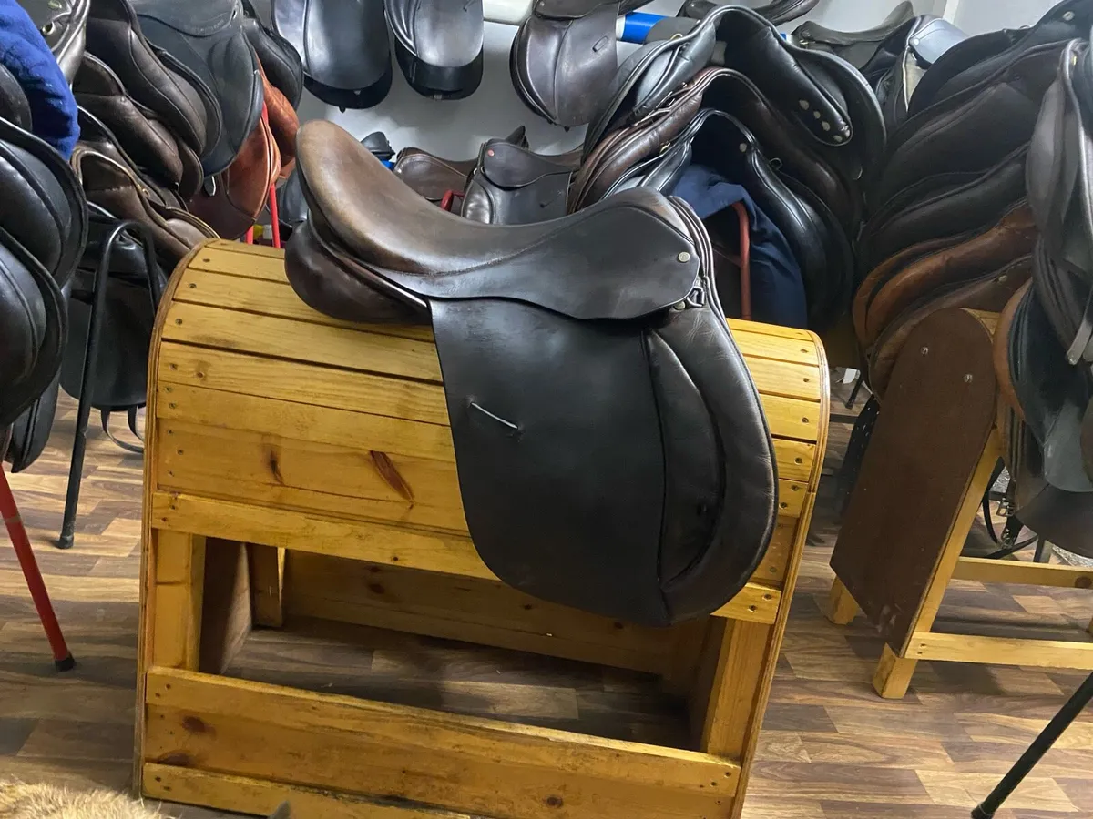18” meadow creek brown Leather saddle - Image 3