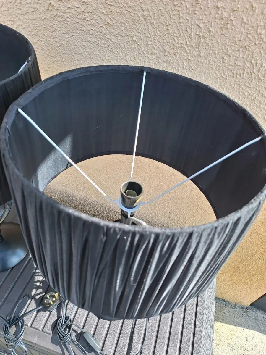 Beautiful pair of wrought iron table lamps - Image 3