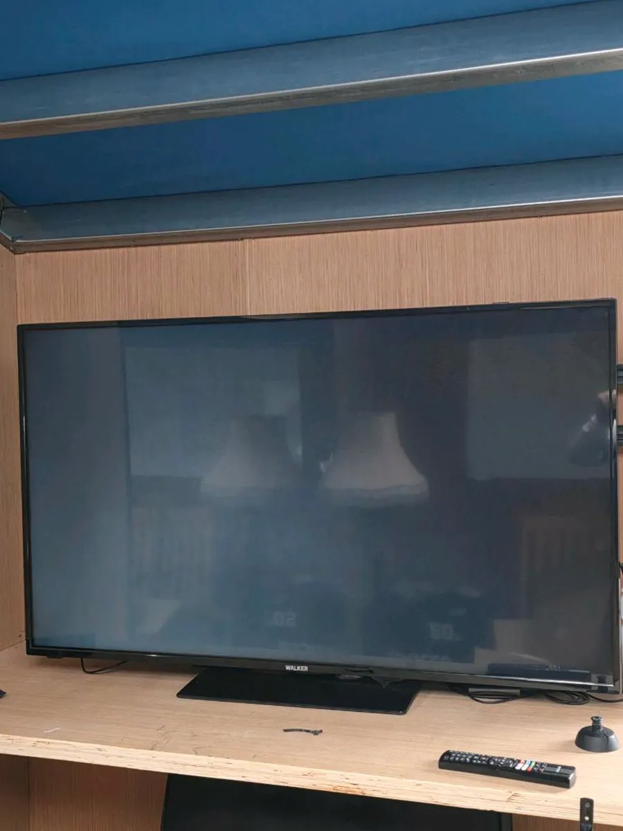 55 inch walker tv - Image 2
