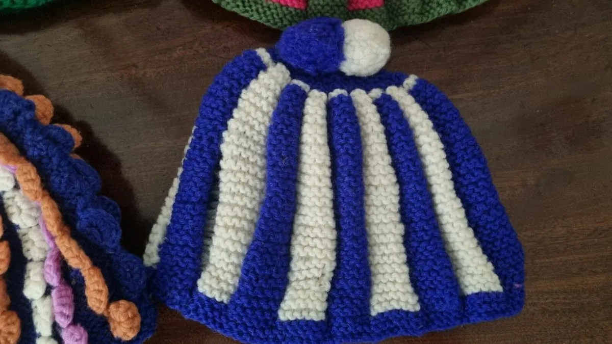 Hand Knitted Tea Cosy Set - Image 4
