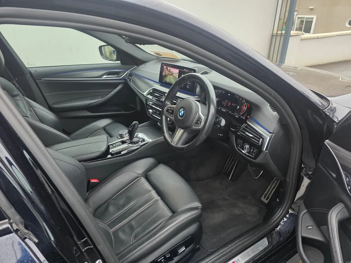 BMW 5-Series - Image 4