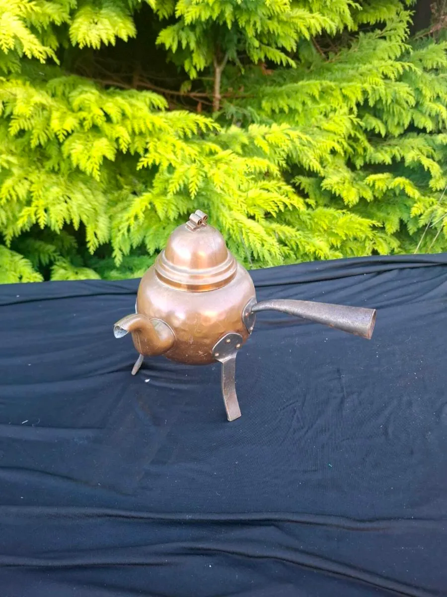 Small copper tea pot - Image 1