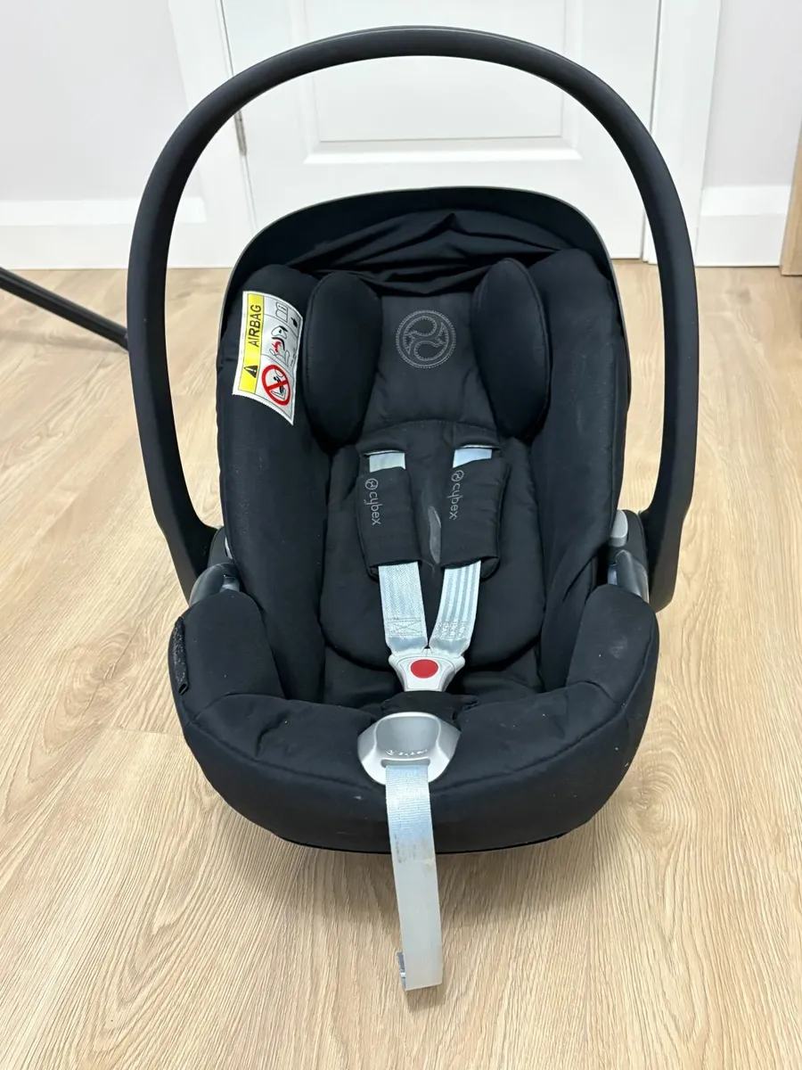 Cybex Cloud Z i-Size Group 0+ Baby Car Seat Black - Image 1