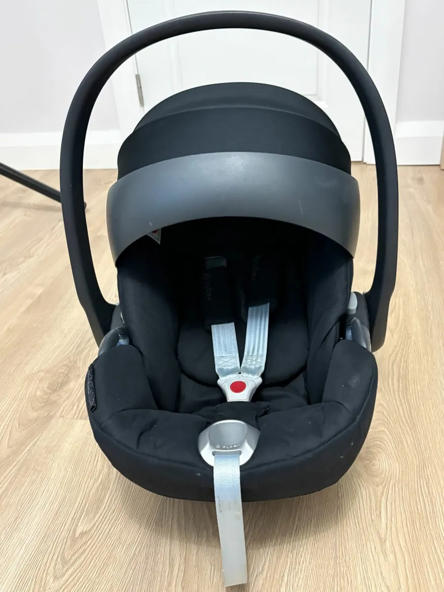 Cybex Cloud Z i-Size Group 0+ Baby Car Seat Black - Image 2