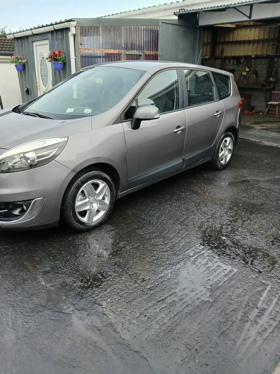 Renault Grand Scenic 2012 - Image 2