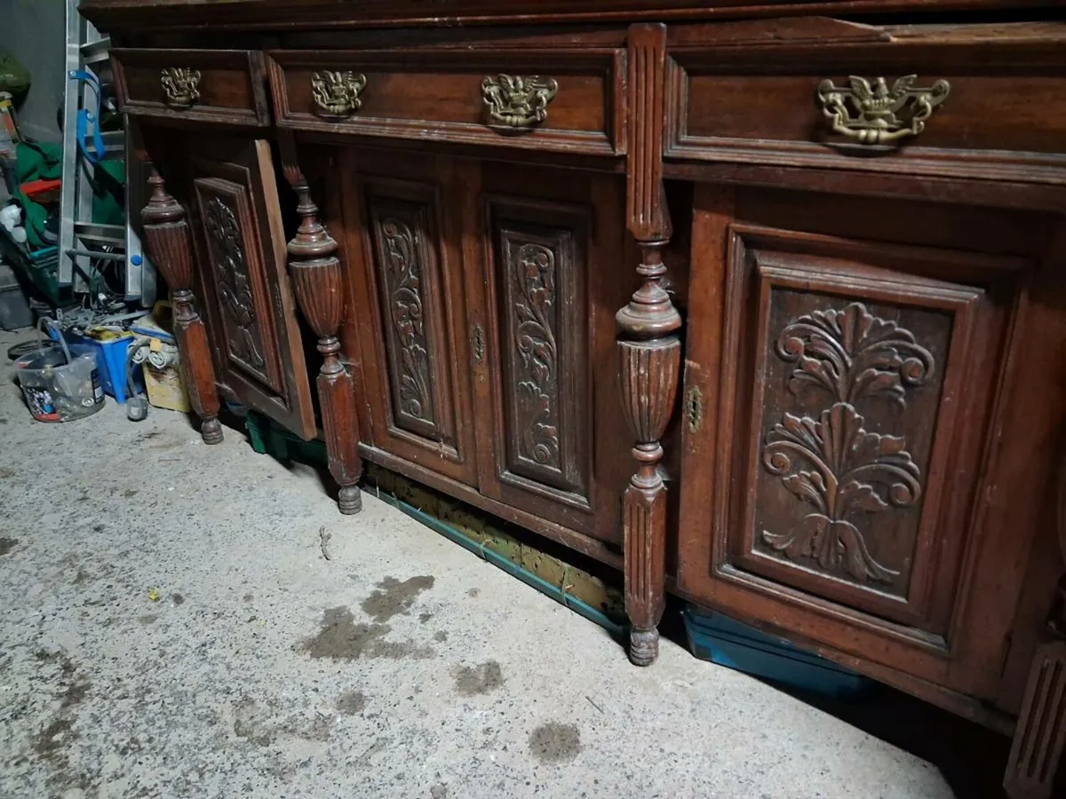 Sideboard unit - Image 1