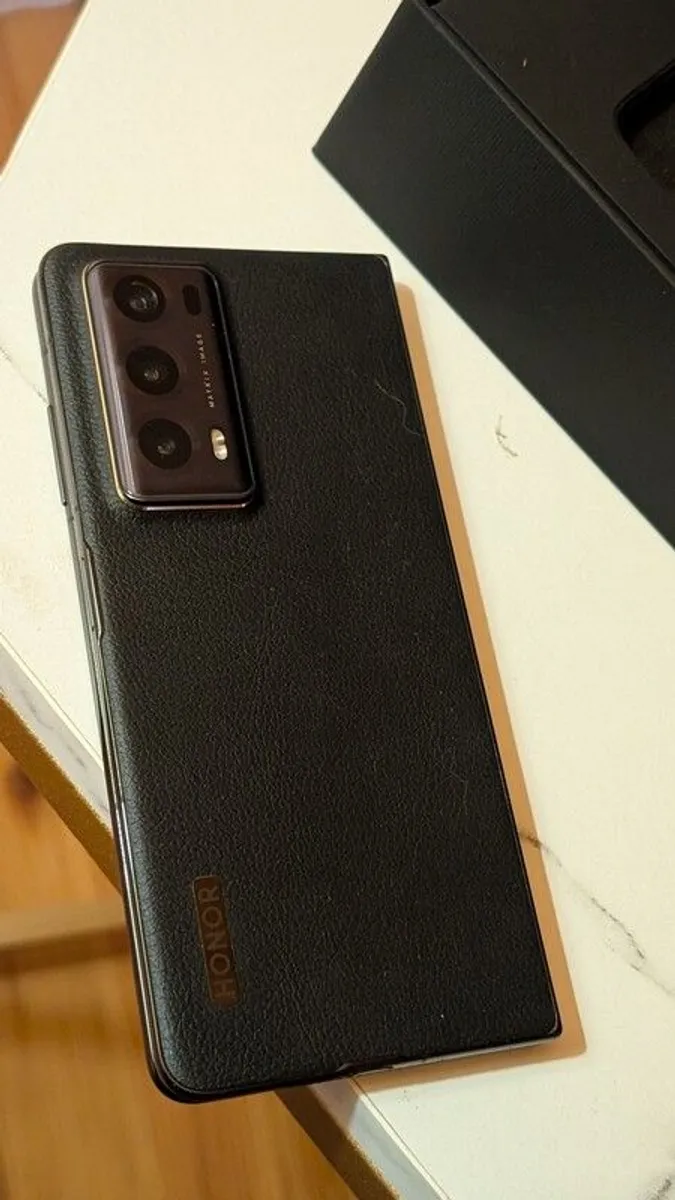 Honor Magic V2 512GB , 16GB RAM . Dual sim - Image 1