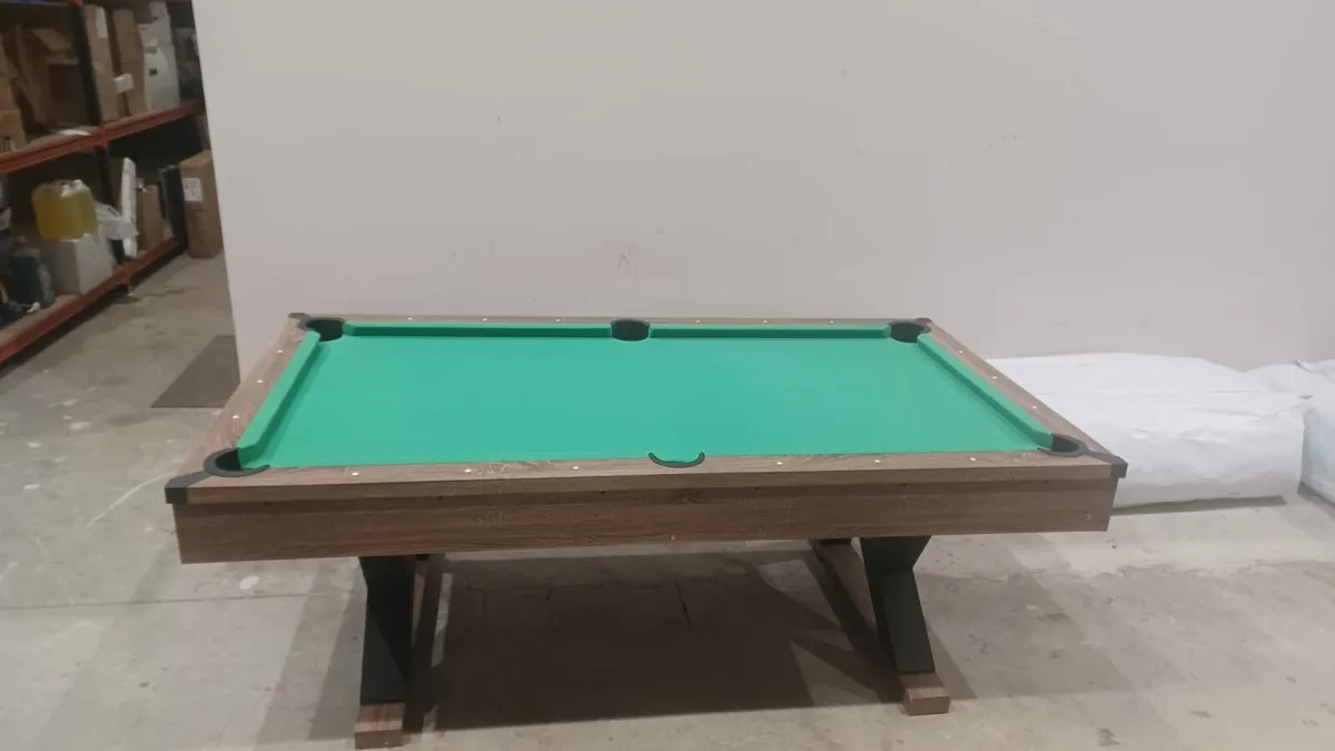 Billiard table - Image 1