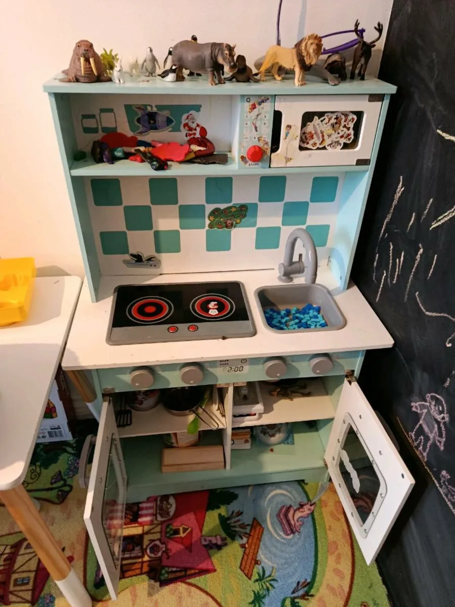Wooden play kitchen - Image 2