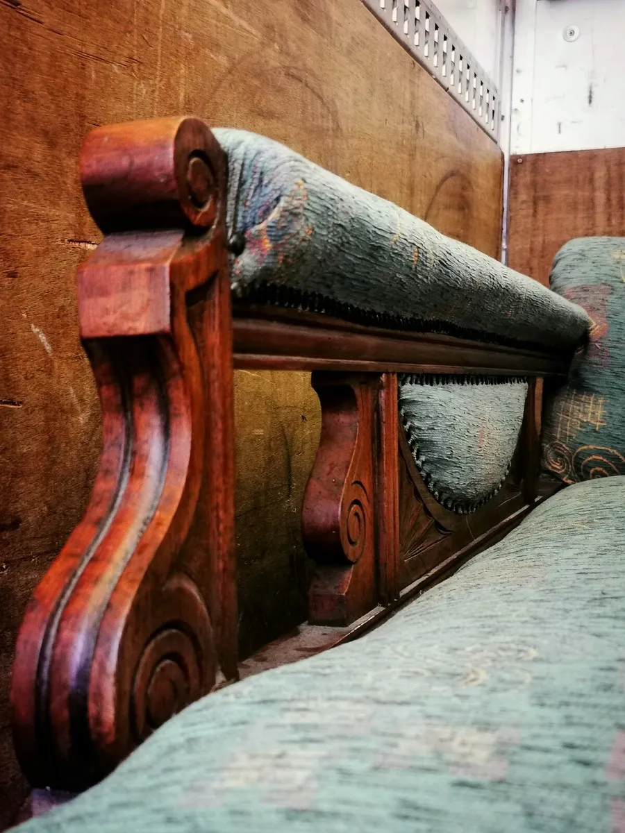 Antique Mahogany Chaise Lounge in nice condition - Image 4