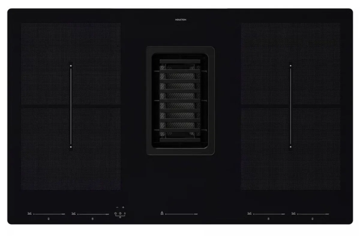 Induction hob with built-in extractor fan - Image 1