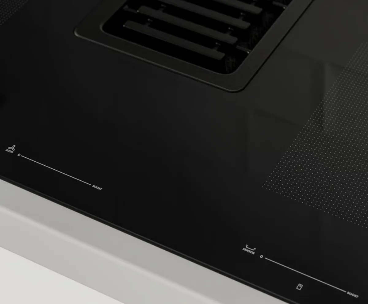 Induction hob with built-in extractor fan - Image 3