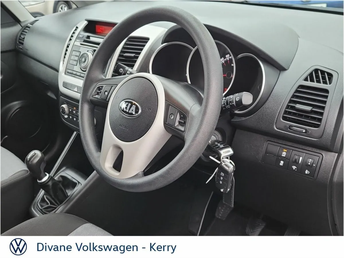 Kia Venga 1.4 PETROL - Image 4