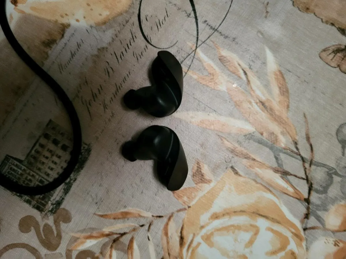 PlayStation pulse explore ear buds - Image 3