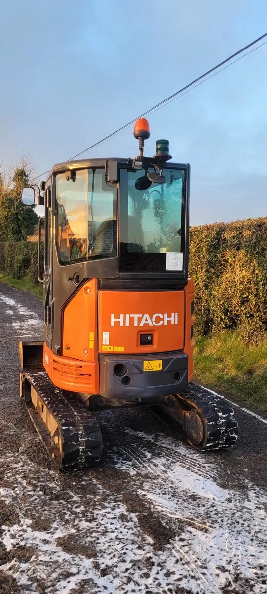 Hitachi mini 2.6 year 2020 - Image 2