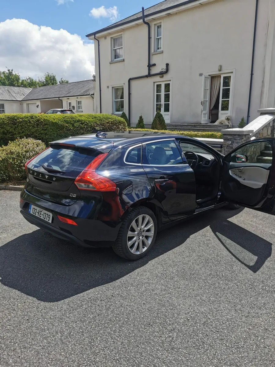 Volvo V40 - Great condition - Image 2