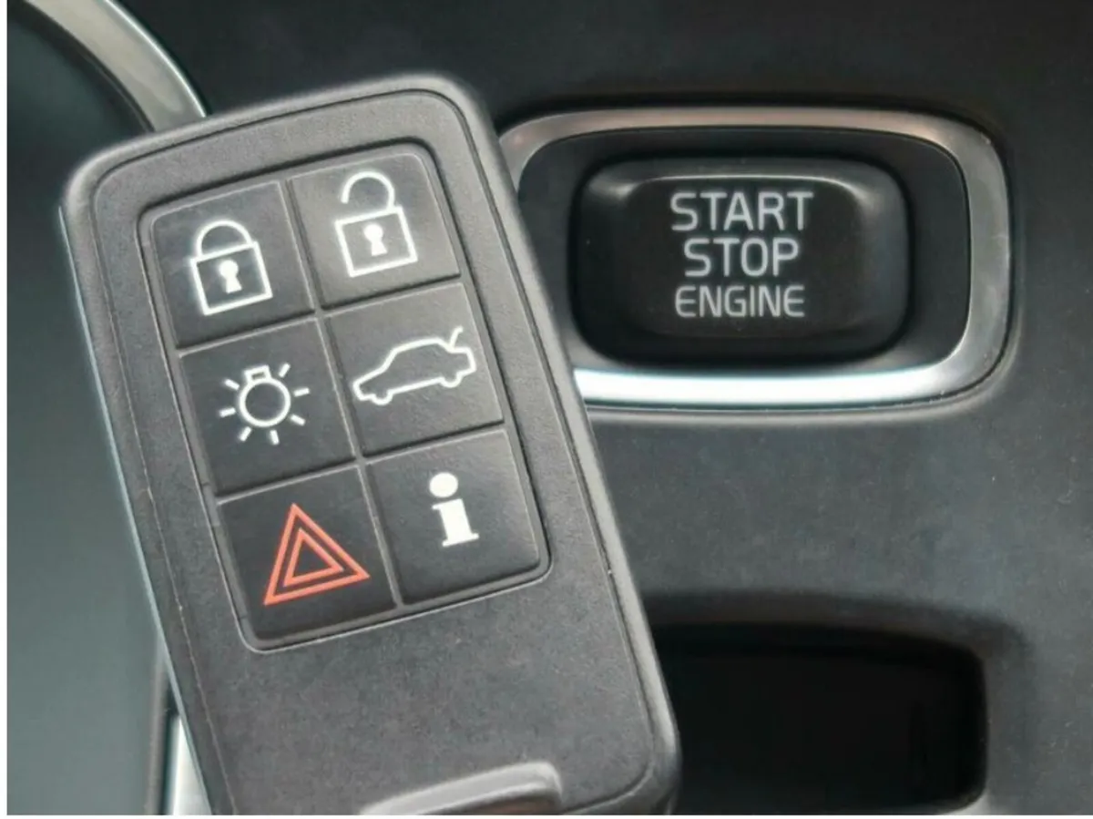 Volvo V40 - Great condition - Image 4