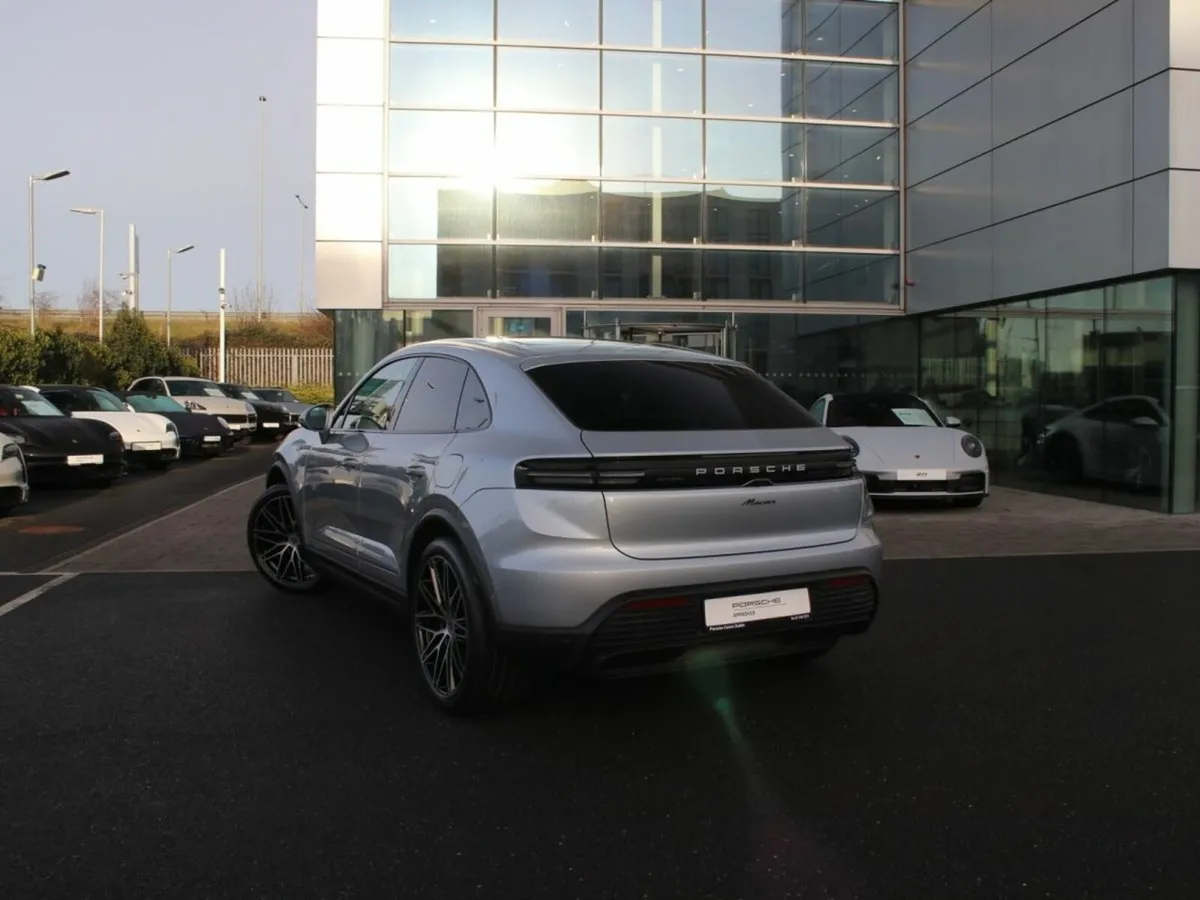Porsche Macan - Image 3