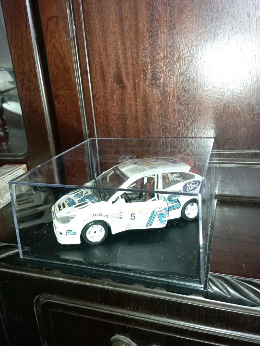 BbURAGO FORD FORDS WRC RALLY CAR  1-24 SCALE - Image 1