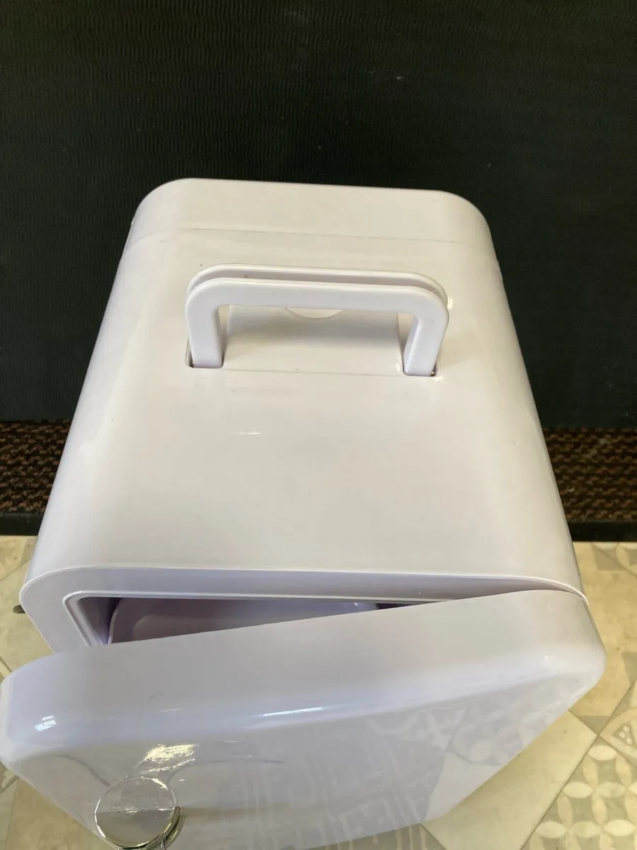 Mini fridge - Image 3