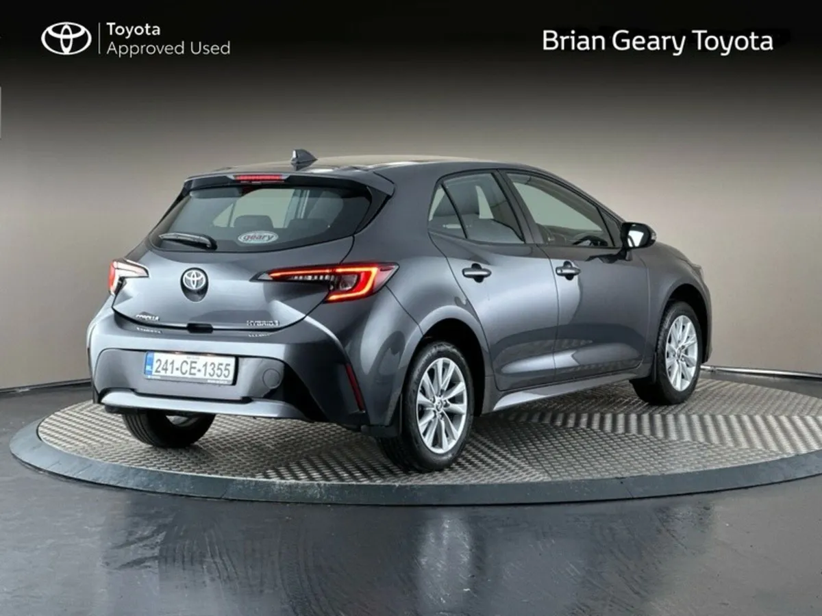 Toyota Corolla HYBRID LUNA Hatchback - Image 4
