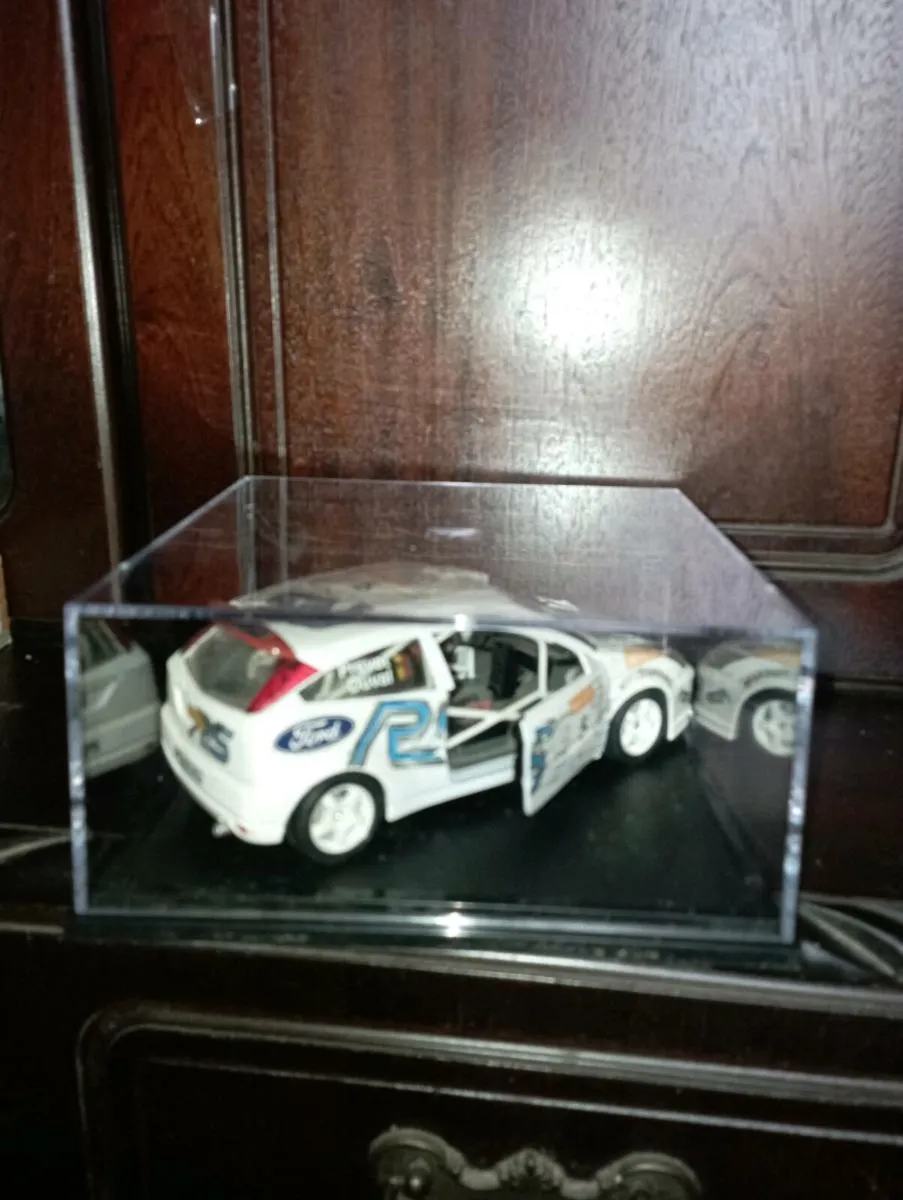 BbURAGO FORD FORDS WRC RALLY CAR  1-24 SCALE - Image 3