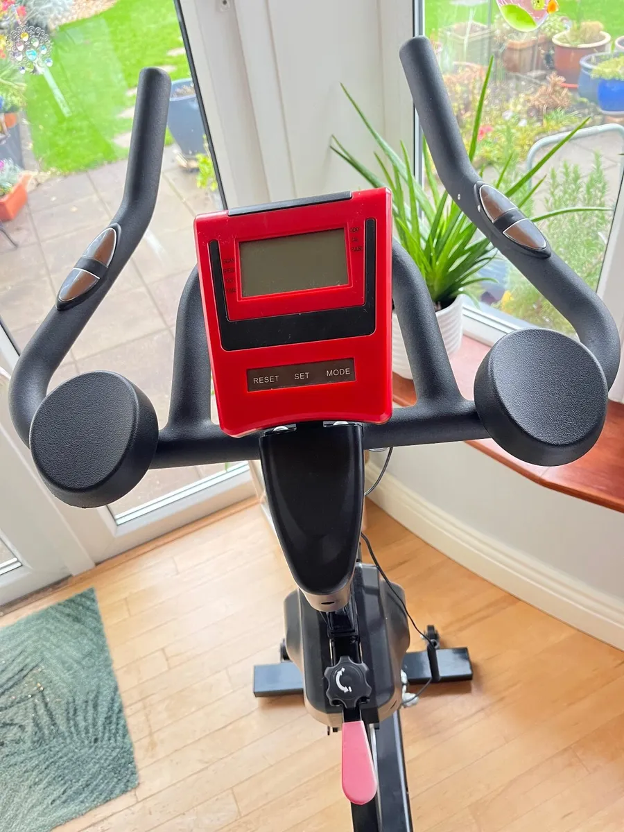 Exercise bike - Image 1