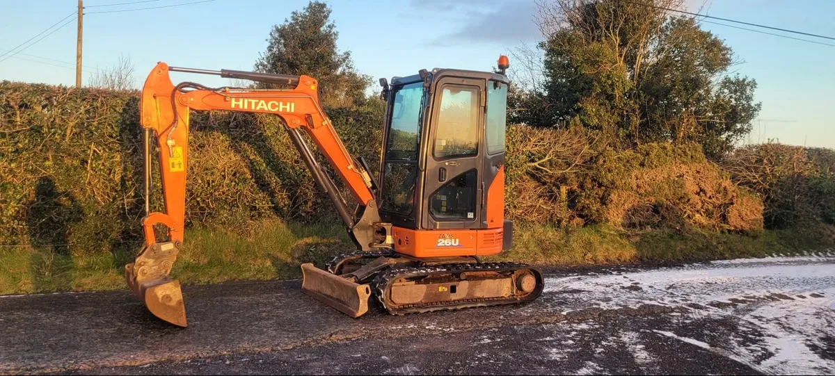Hitachi mini 2.6 year 2020 - Image 1