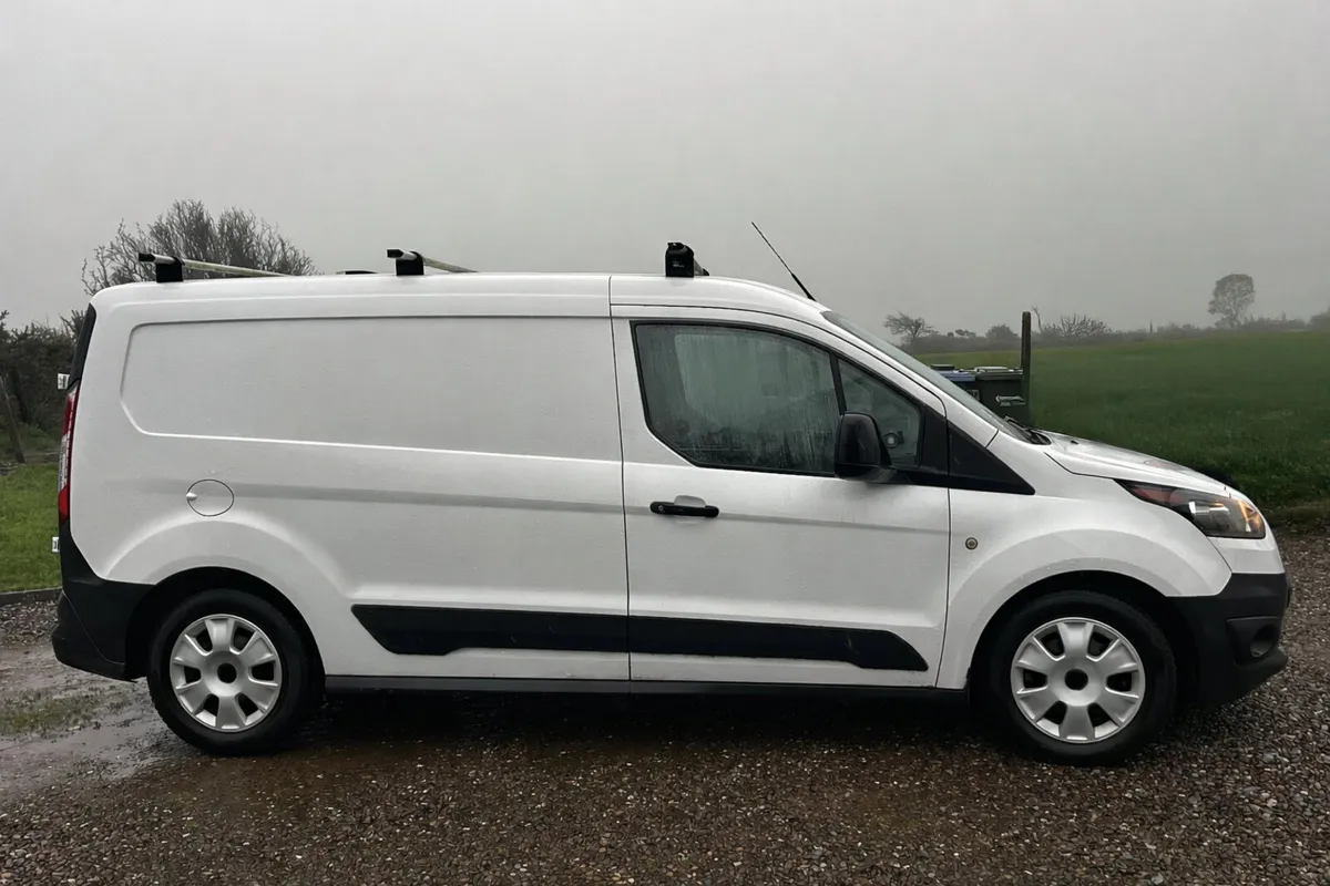 Ford Transit Connect LWB 1.5 - Image 2