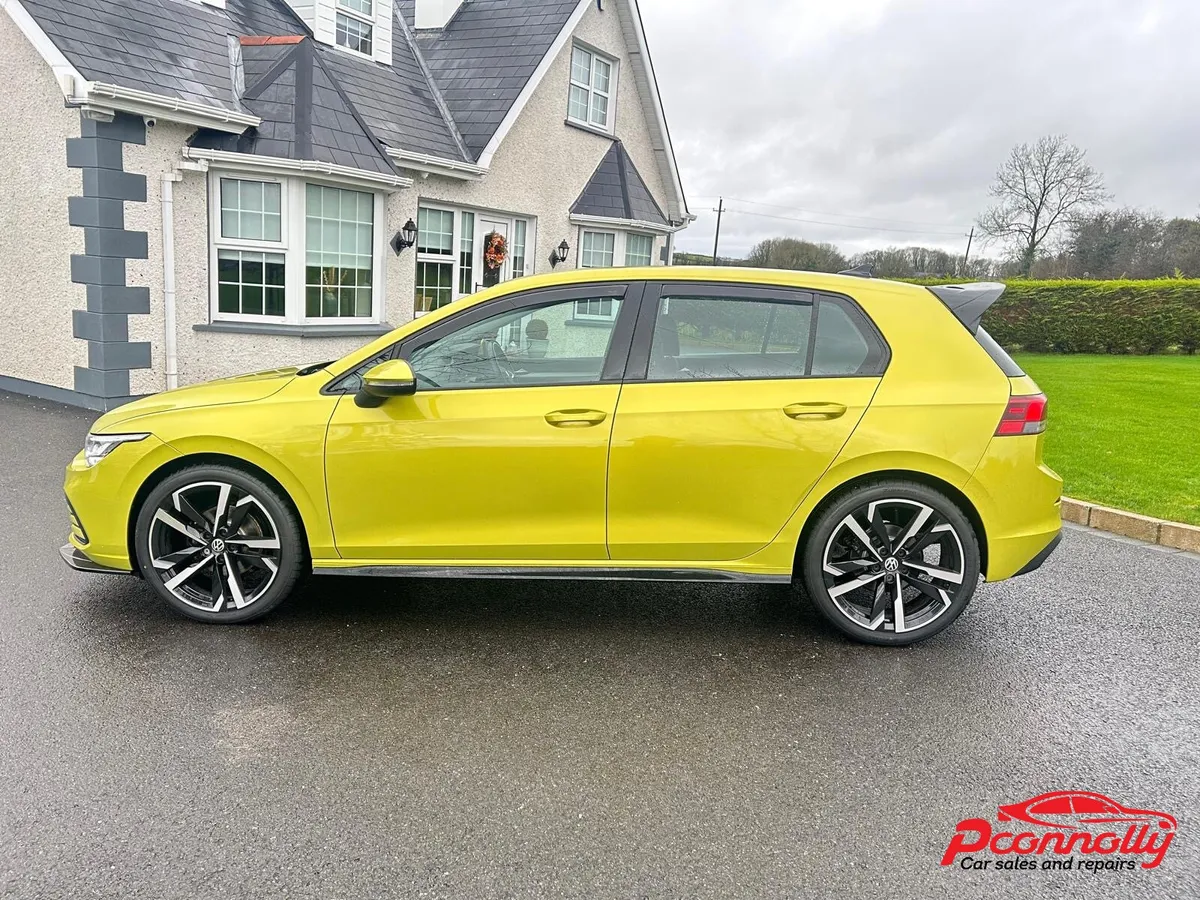 2022 Volkswagen Golf Life TDi - Image 2