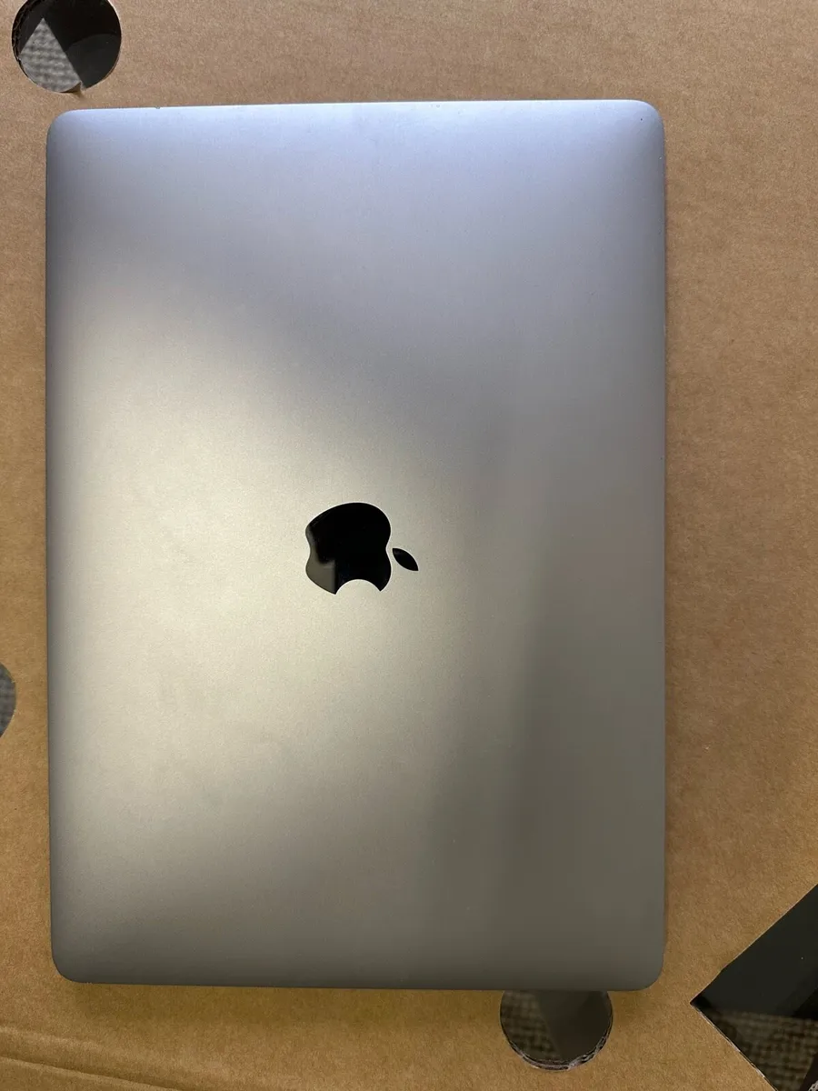 MacBook Pro M2 13” - Image 3