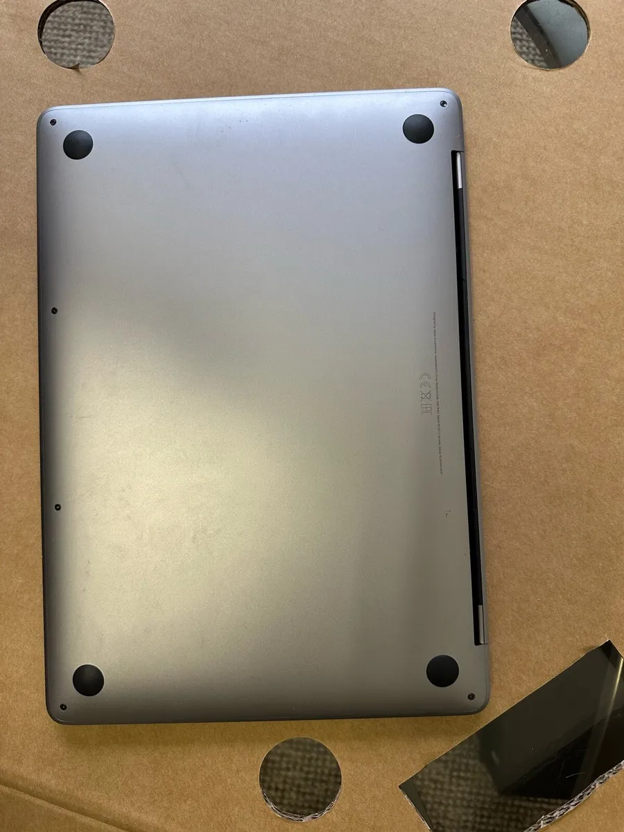 MacBook Pro M2 13” - Image 4