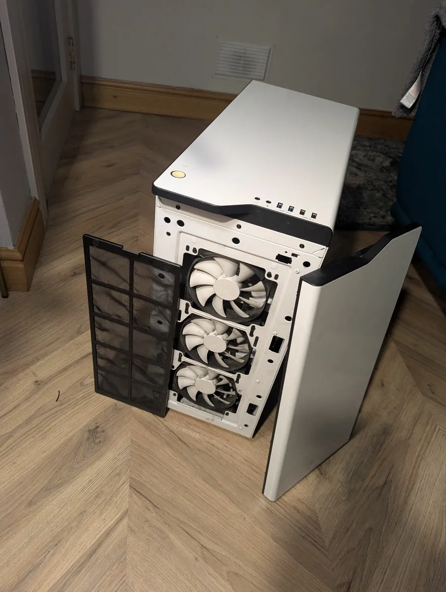 NZXT H440 Mid-Tower Case - White/Black - Image 4