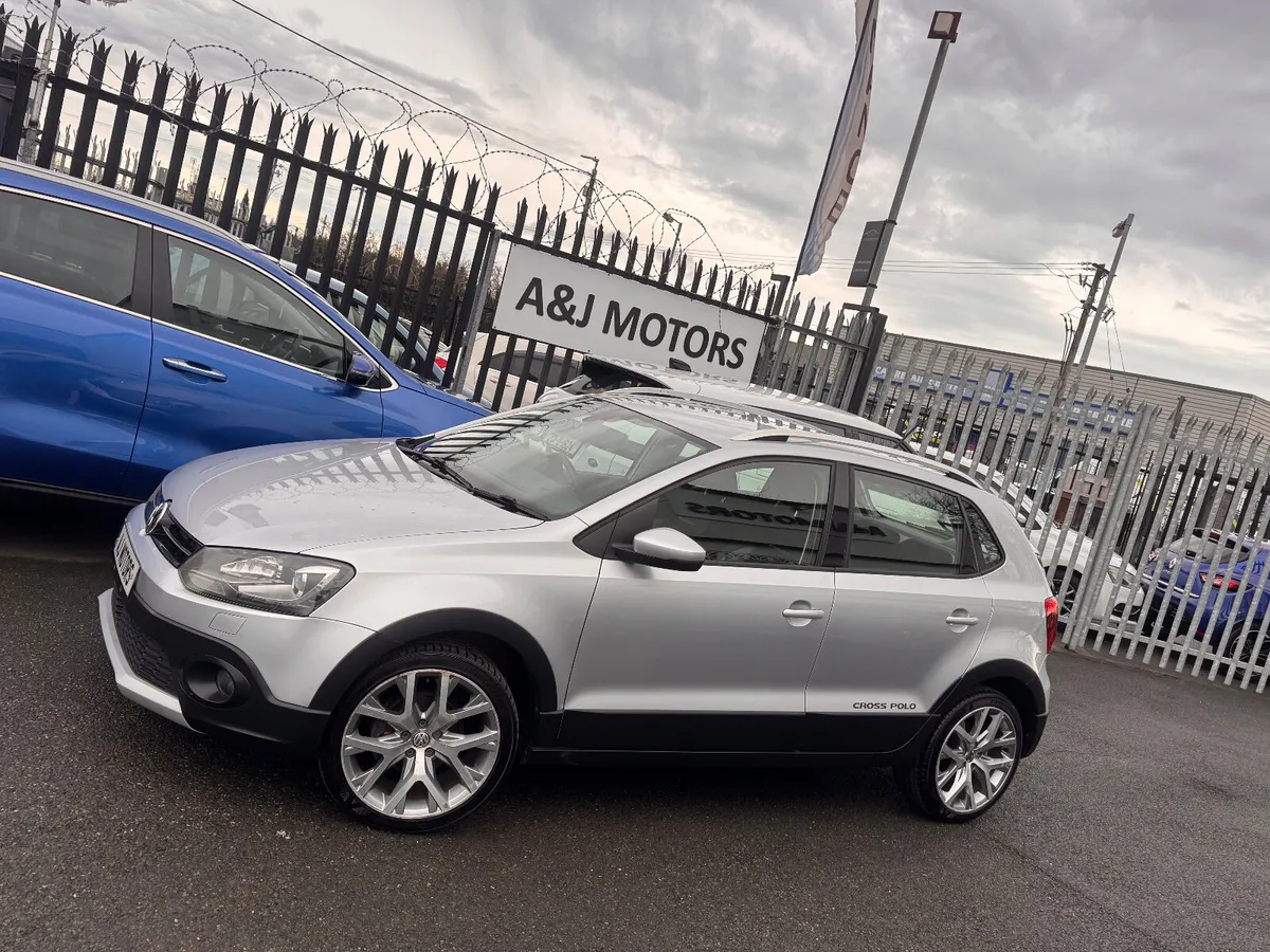 15 VW POLO CROSS 1.2 AUTOMATIC - Image 2