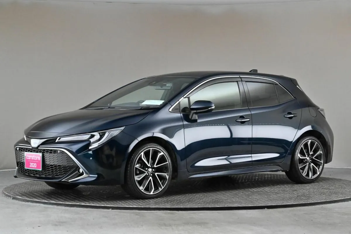 Toyota Corolla 1.8 HYBRID SPORT **REVERSE CAM**9" - Image 4