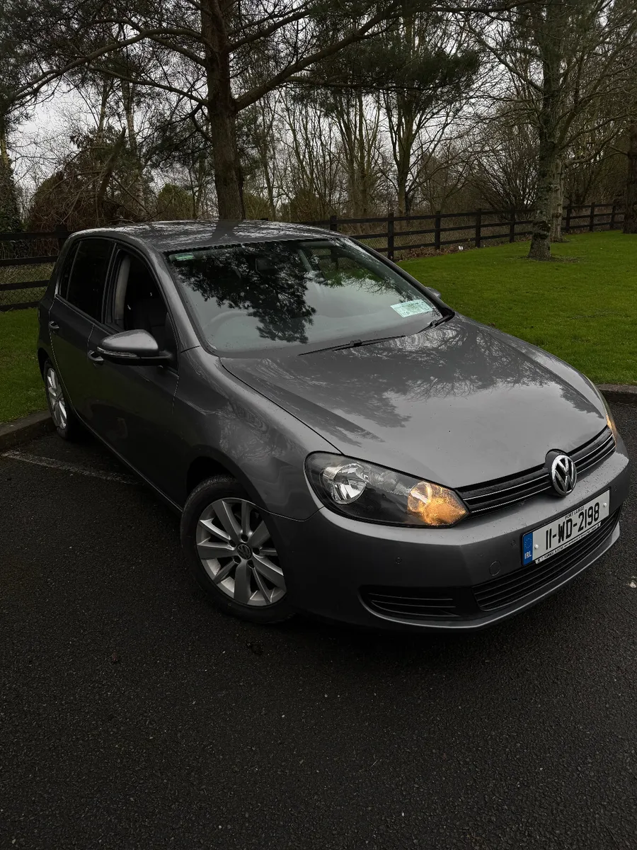 Volkswagen Golf 2011 1.6 Tdi High line - Image 1