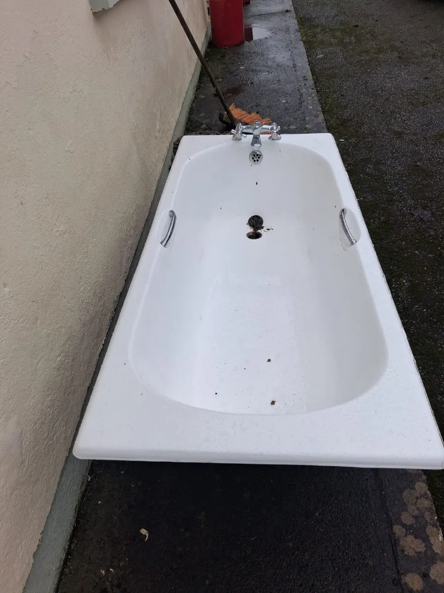 Cast iron Bath and sink with storage - Image 2