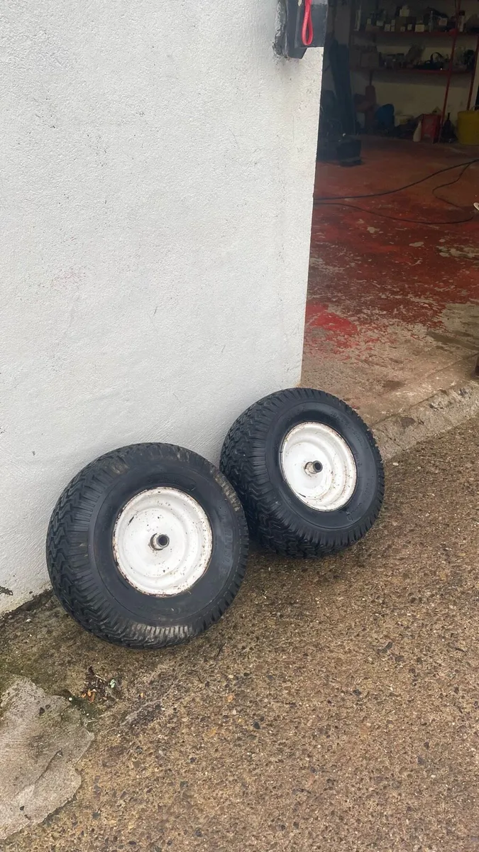 Lawnmower wheels - Image 1
