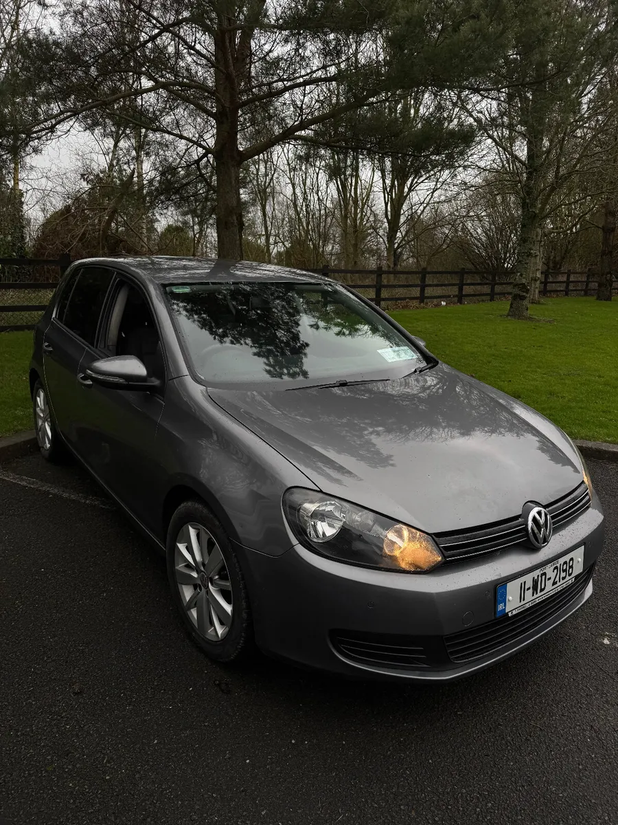 Volkswagen Golf 2011 1.6 Tdi High line - Image 2