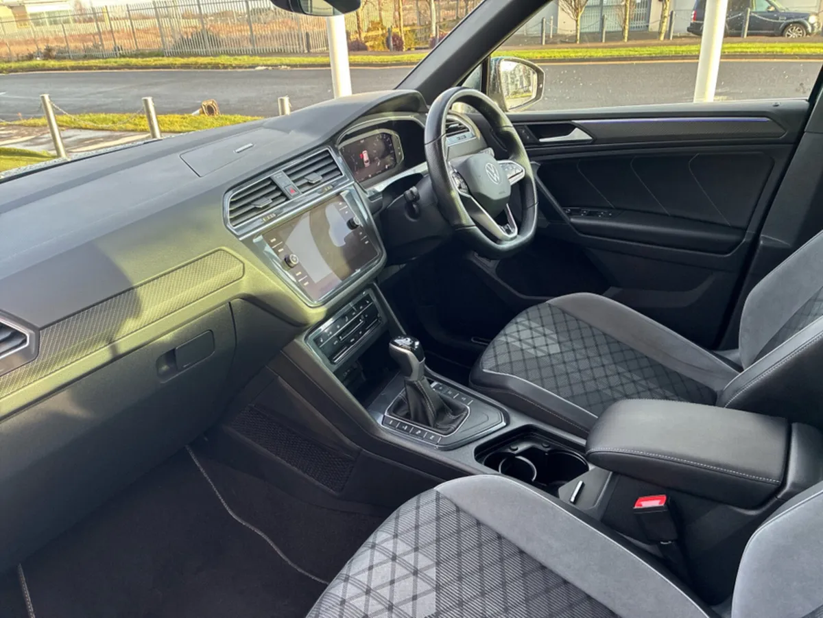 Volkswagen Tiguan R-LINE 1.4 TSI PHEV 2 245HP 5DR - Image 3