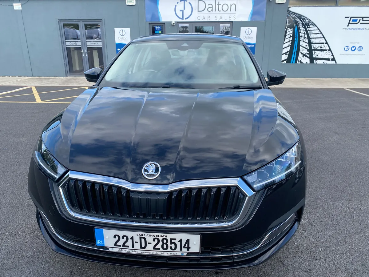 SKODA OCTAVIA STYLE 2.0 TDI 2022 (221) - Image 2