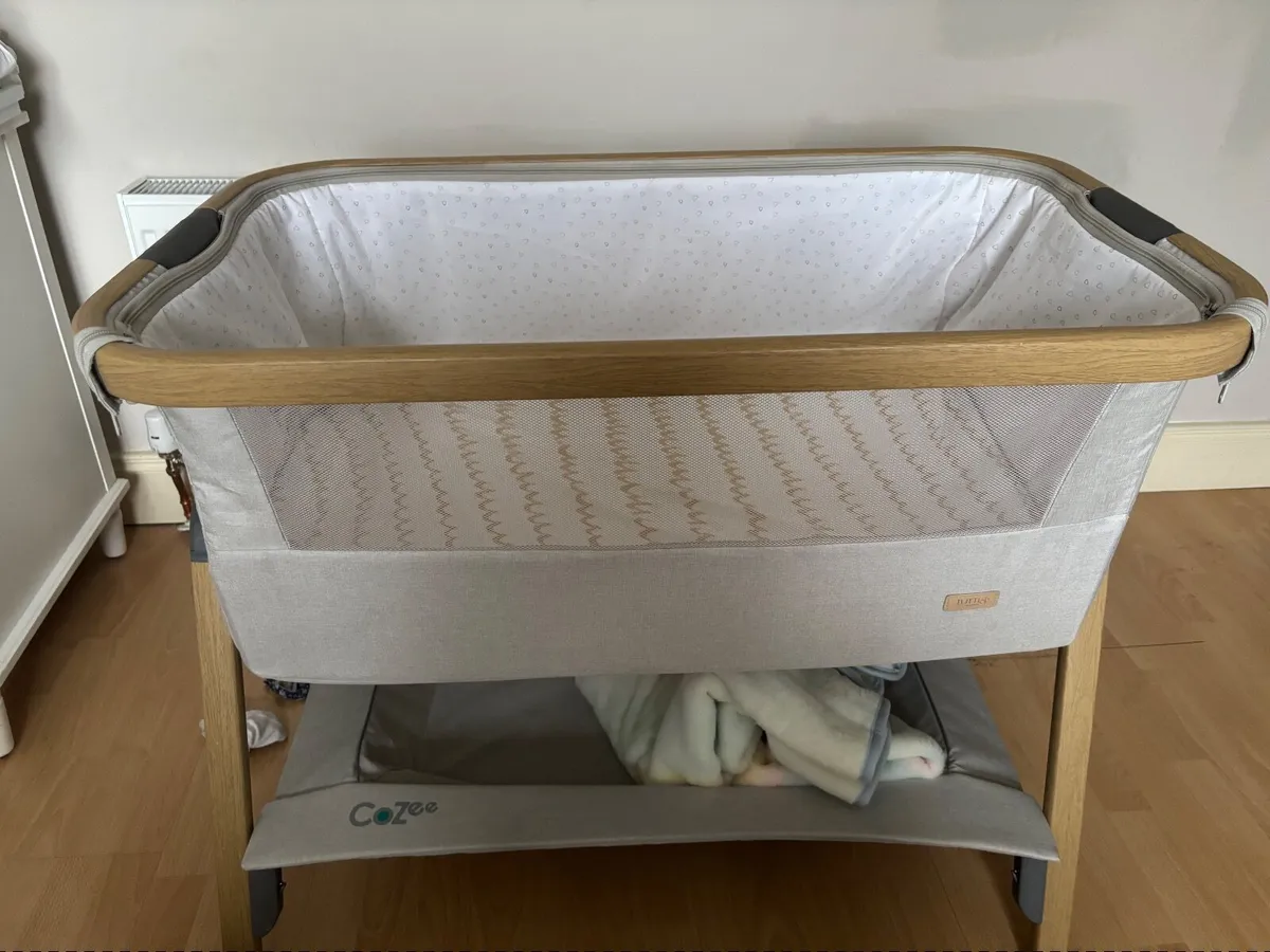 Next to me cot - Image 1