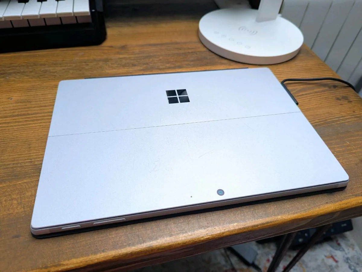 Microsoft Surface Pro 7 + Keyboard + Bag - Image 2