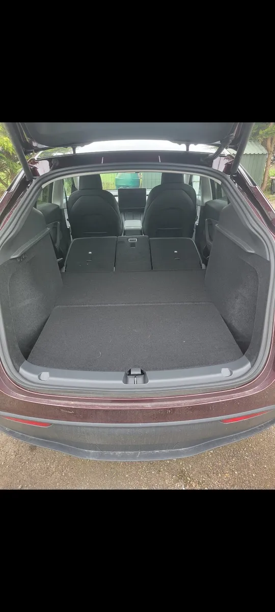 Tesla Model Y 2024 - Image 2