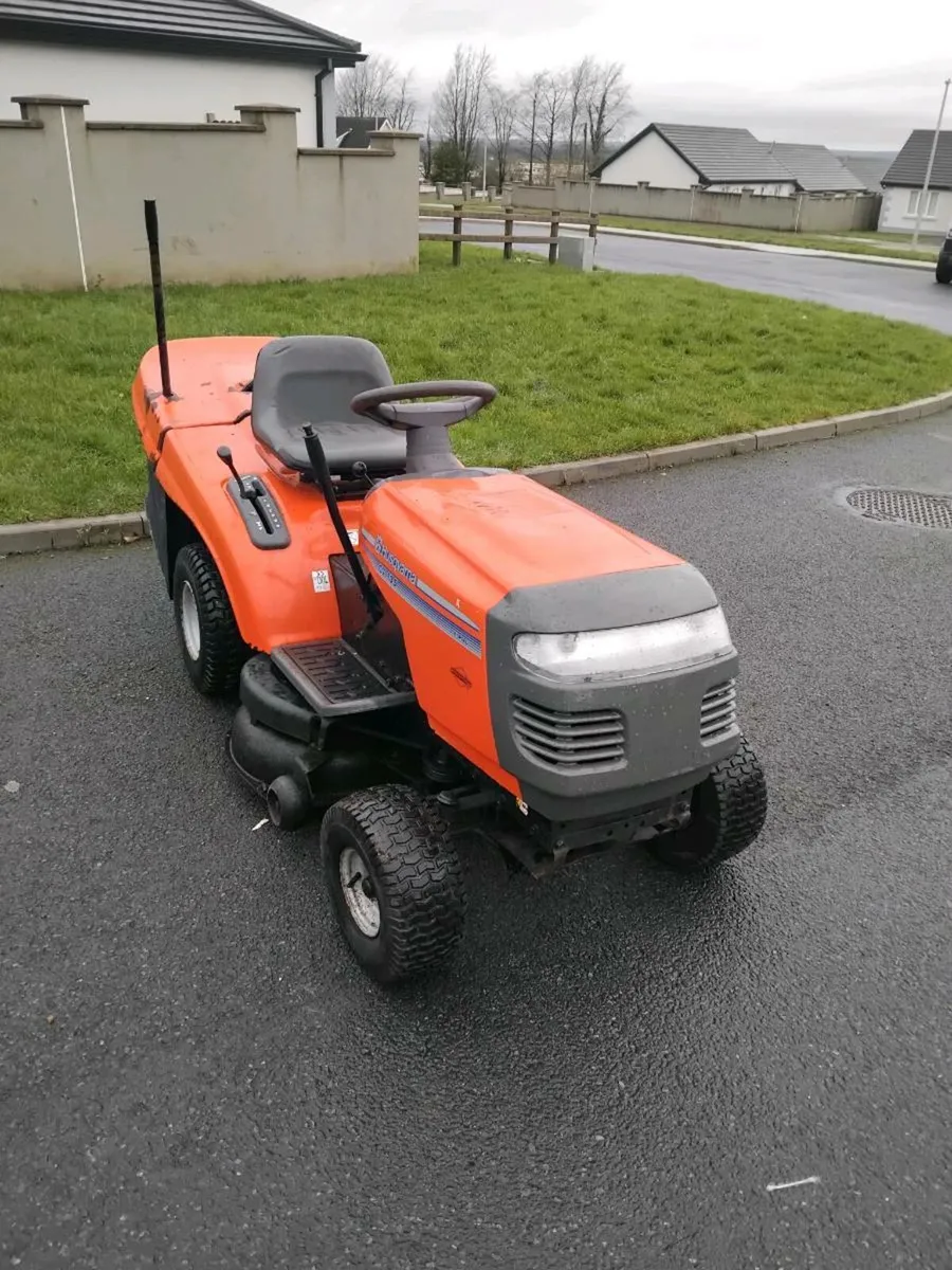 Ride on lawnmower 17.5hp - Image 1